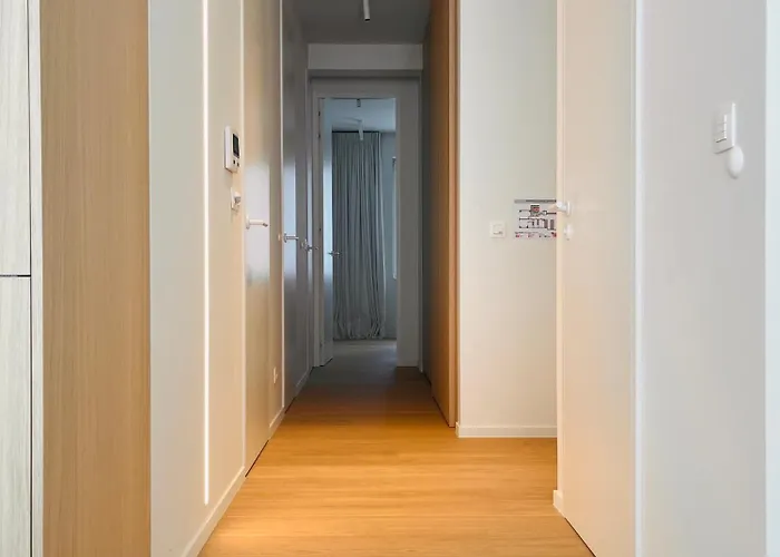 Modern New Apartment *